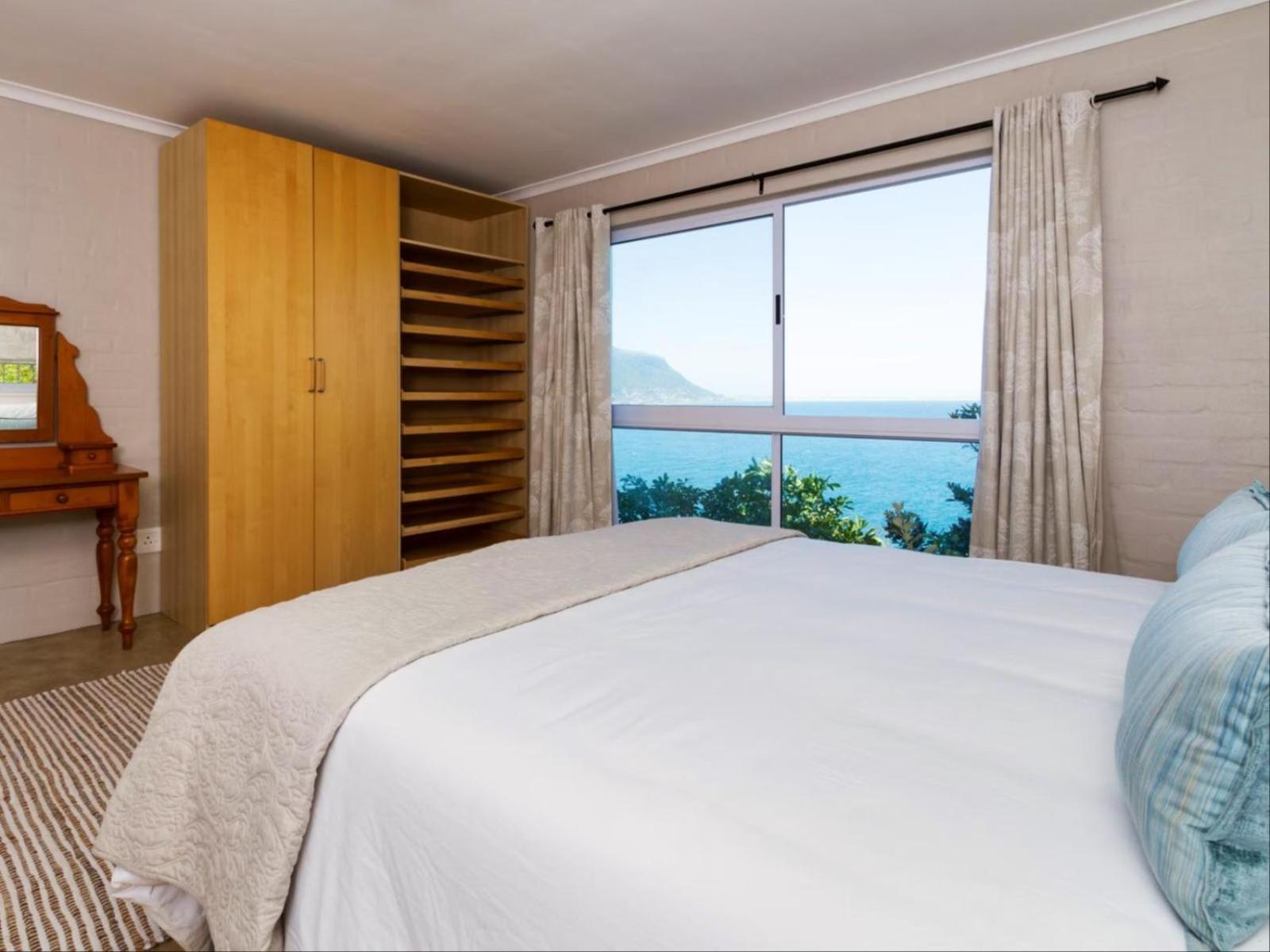 Cape-x-ta-sea * Fish Hoek